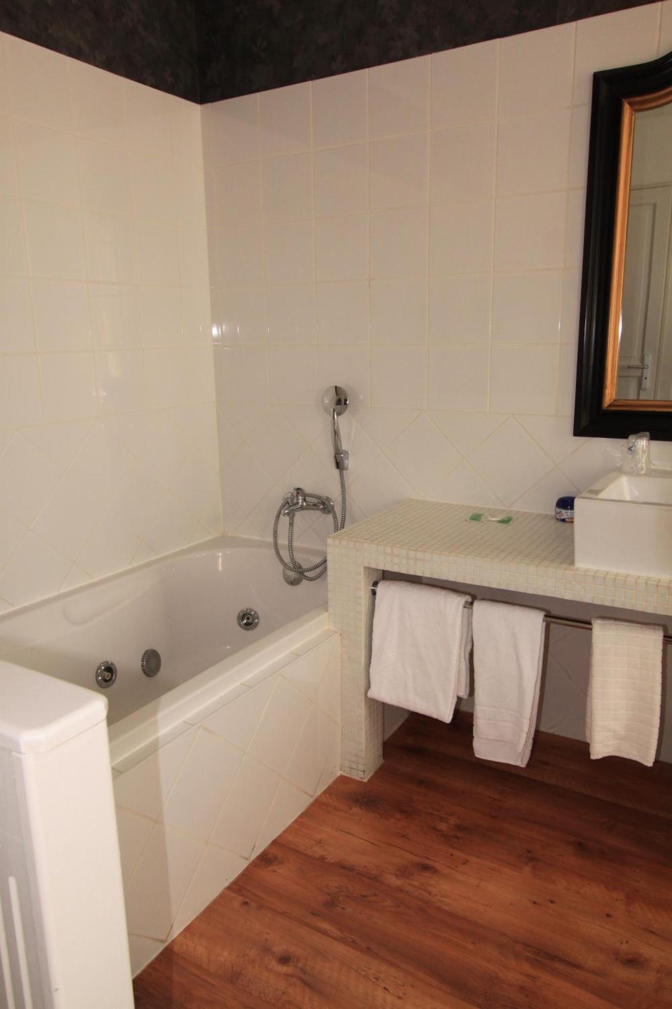 מרטיג Hotel Le 5 מראה חיצוני תמונה